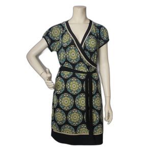 SANDRA DARREN Short Sleeve Wrap Front Medallion Print Dress Womens Size 16P